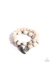 Load image into Gallery viewer, Santa Fe Settlement - White  bracelet A039
