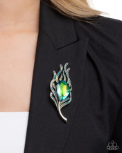 Load image into Gallery viewer, Peacock Pedigree - Green Brooch BOX 16(2)
