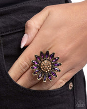 Load image into Gallery viewer, Sunflower Setting - Brass ring C003
