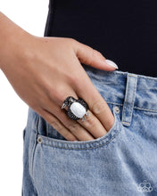 Load image into Gallery viewer, Penguin Pizzazz - Black ring D062/D055

