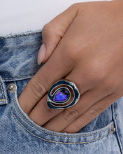 Load image into Gallery viewer, Theoretical Teardrop - Blue ring D045
