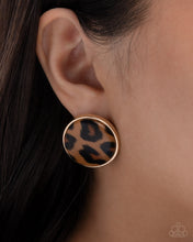 Load image into Gallery viewer, Cheetah Centerpiece - Gold post earring A031

