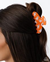 Load image into Gallery viewer, Ghostly Greeting - Orange claw hair clip 8/26 preorder
