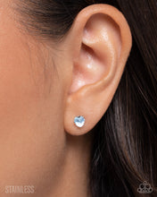 Load image into Gallery viewer, Simple Sweetheart - Blue post earring F049
