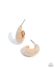 Load image into Gallery viewer, Particular Pearls - Gold hoop earring B003

