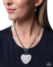 Load image into Gallery viewer, Refined Romeo - White necklace B130
