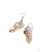 Load image into Gallery viewer, Luminescent Laces - Gold earring G041
