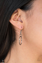 Load image into Gallery viewer, Circa de Couture - Black necklace A064
