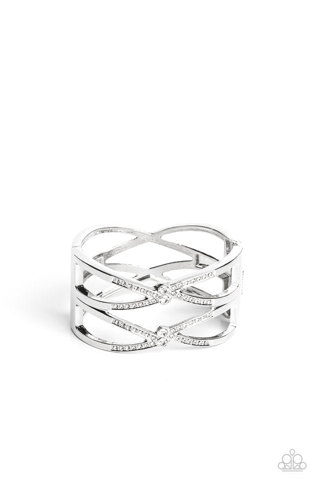 Entrancing Etiquette - white bracelet C033
