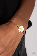 Load image into Gallery viewer, Daisy Little Thing - silver bracelet C033
