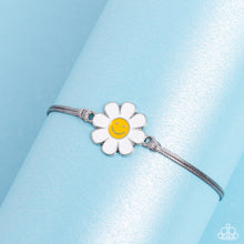 Load image into Gallery viewer, Daisy Little Thing - silver bracelet C033
