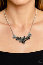 Load image into Gallery viewer, Botanical Breeze - silver necklace C031
