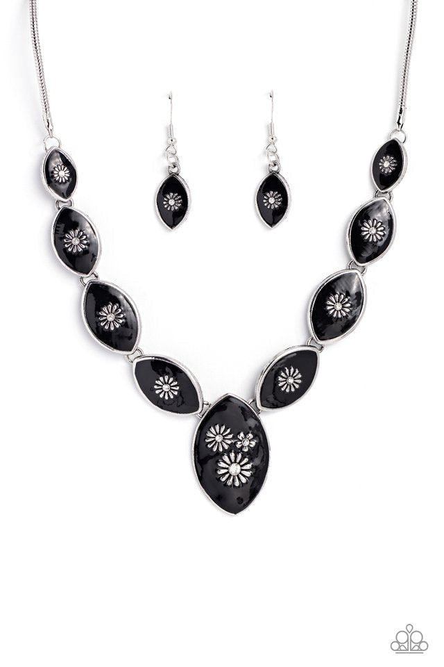 Pressed Flowers - Black necklace D008