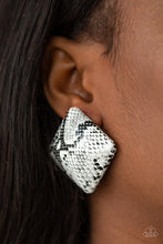 Load image into Gallery viewer, Making Hiss-tory White post earring A046
