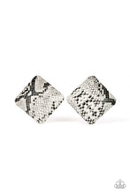 Load image into Gallery viewer, Making Hiss-tory White post earring A046
