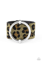 Load image into Gallery viewer, Asking FUR Trouble - Green urban bracelet A028
