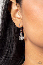 Load image into Gallery viewer, Tasteful Teardrops - White necklace B099
