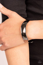 Load image into Gallery viewer, Wayward Waves - Black cuff bracelet B129
