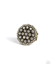 Load image into Gallery viewer, Blingy Bouquet - Brass ring D050
