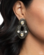 Load image into Gallery viewer, Handcrafted Horseshoe - Brass earring G024
