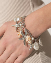 Load image into Gallery viewer, Seashell Song - White bracelet B026
