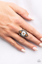 Load image into Gallery viewer, Wildflower Walkabout - White ring B129
