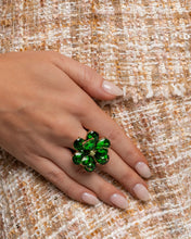 Load image into Gallery viewer, Fortunate Fanfare - gold ring B094
