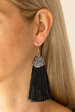 Load image into Gallery viewer, Razzle Riot - black earring A010
