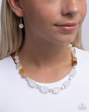 Load image into Gallery viewer, Crackling Chic - White necklace G034
