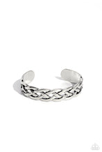Load image into Gallery viewer, Celtic Cuff - Silver cuff bracelet E022

