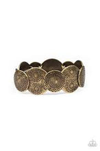 Load image into Gallery viewer, Pleasantly Posy - brass bracelet D033
