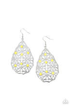 Load image into Gallery viewer, Delightfully Daisy - Yellow earring C001
