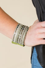 Load image into Gallery viewer, Wham Bam Glam - Green snap bracelet C028
