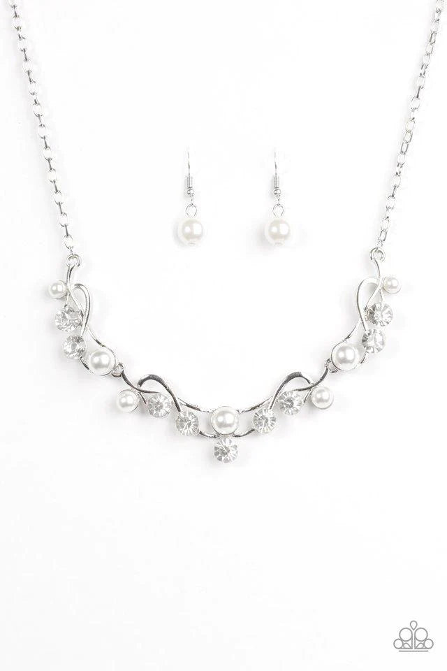 Tie The Knot - White necklace B094
