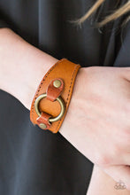 Load image into Gallery viewer, Western Wrangler - Brown snap bracelet A008
