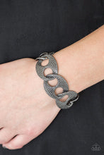 Load image into Gallery viewer, Casual Connoisseur - black bracelet 586
