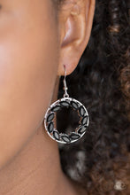 Load image into Gallery viewer, Global Glow - Black earring 927
