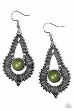 Load image into Gallery viewer, Zoomin Zumba - Green earring F041
