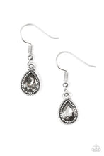 Load image into Gallery viewer, Princess Priority - Silver Earring C032
