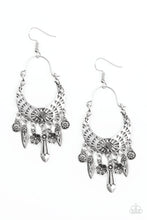 Load image into Gallery viewer, Nature Escape - Silver earring D063
