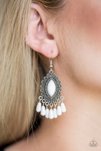 Load image into Gallery viewer, Private Villa - White earring 1607
