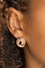 Load image into Gallery viewer, Rare Refinement - Gold post earring 927
