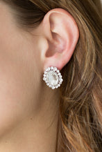 Load image into Gallery viewer, Hold Court - White post earring 915
