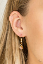 Load image into Gallery viewer, Extravagant Elegance - Gold necklace 2142

