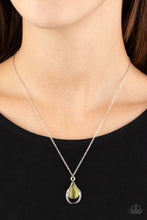 Load image into Gallery viewer, Just Drop It! - Green necklace 531
