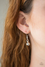 Load image into Gallery viewer, Diva-De and Rule - silver necklace 823
