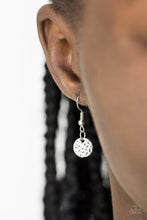 Load image into Gallery viewer, The BOLD Standard - Silver necklace 1823
