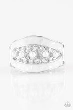 Load image into Gallery viewer, Royal Treasury - White ring F104
