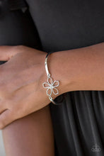 Load image into Gallery viewer, Hibiscus Hipster - White bracelet F012
