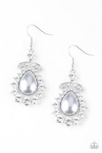 Load image into Gallery viewer, Award Winning Shimmer - Silver earring 968
